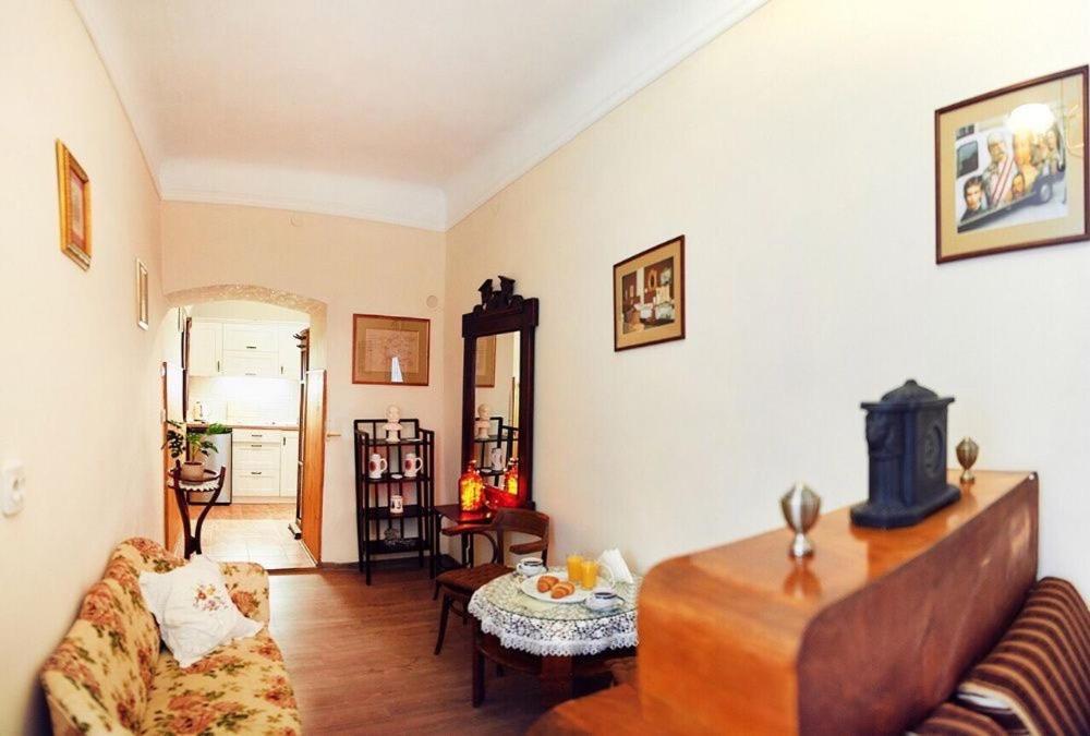 Апартаменти В Центрі Львова -Вірменська Площа Ринок Lviv Ngoại thất bức ảnh